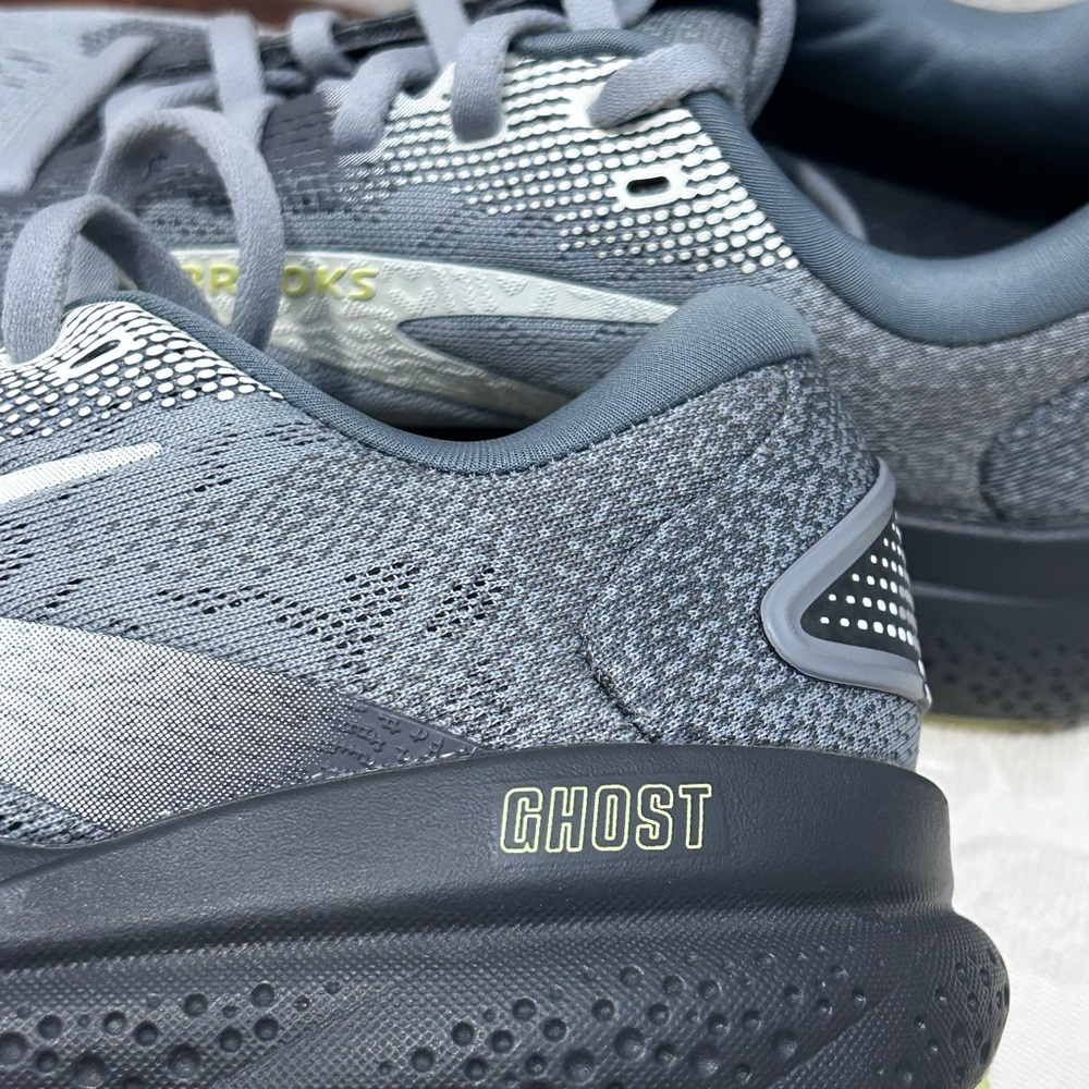 Brooks Ghost 16 Men’s 7.5 EU 40.5 Charcoal and Lime Athletic Shoes, EXCELLENT - Picture 13 of 14